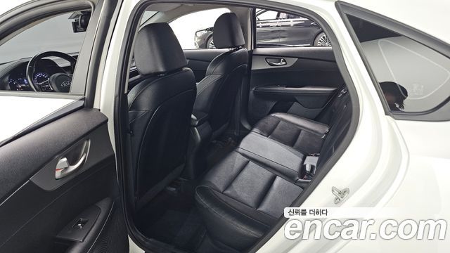 Kia K3 2020 — photo 17