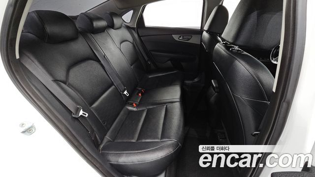 Kia K3 2020 — photo 18
