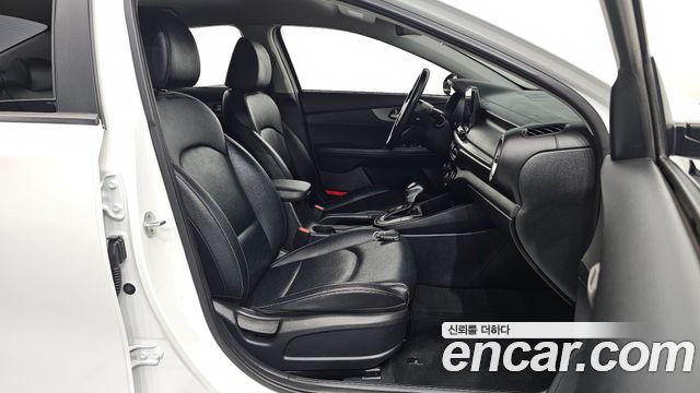 Kia K3 2020 — photo 16