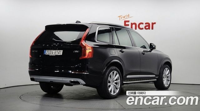 Volvo XC90 2017 — photo 2