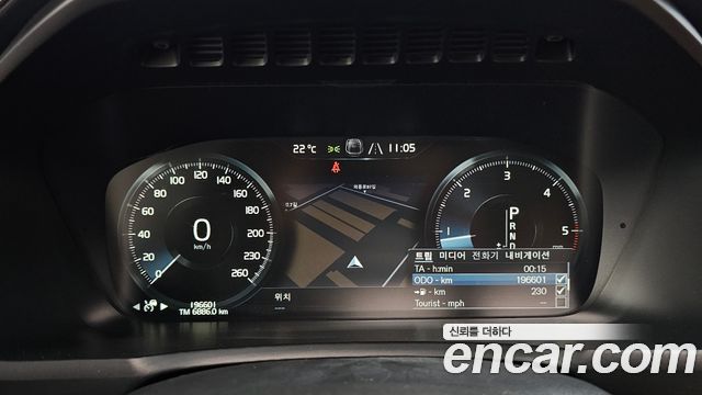 Volvo XC90 2017 — photo 8