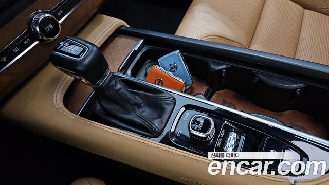 Volvo XC90 2017 — photo 9