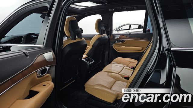 Volvo XC90 2017 — photo 11