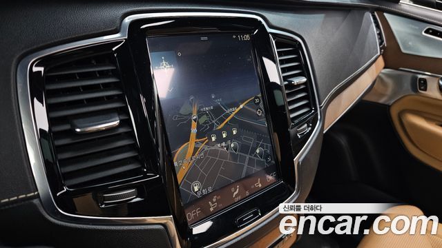 Volvo XC90 2017 — photo 13