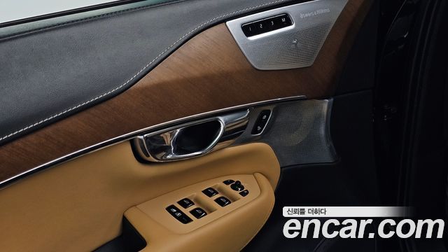 Volvo XC90 2017 — photo 15