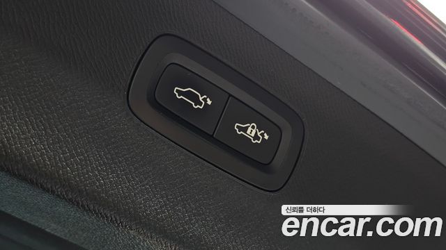 Volvo XC90 2017 — photo 19