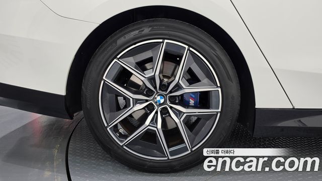 BMW 5-Series 2024 — photo 5