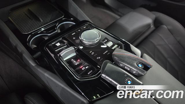 BMW 5-Series 2024 — photo 12