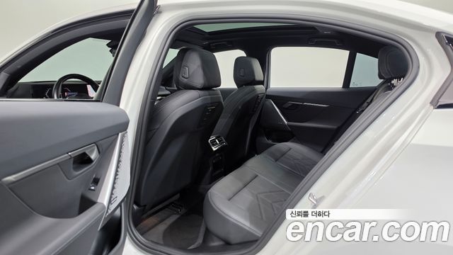 BMW 5-Series 2024 — photo 17