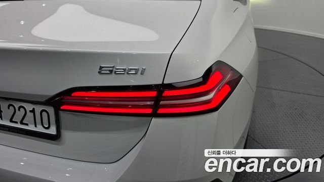 BMW 5-Series 2024 — photo 9