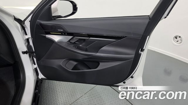 BMW 5-Series 2024 — photo 14