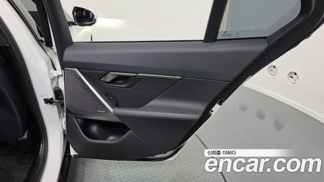 BMW 5-Series 2024 — photo 15