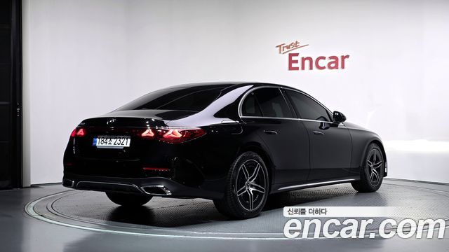 Mercedes-Benz E-Class 2026 — photo 2