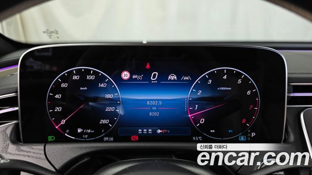 Mercedes-Benz E-Class 2026 — photo 11