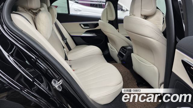 Mercedes-Benz E-Class 2026 — photo 17
