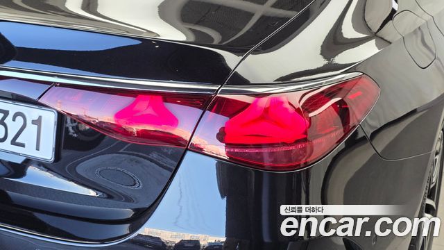 Mercedes-Benz E-Class 2026 — photo 9
