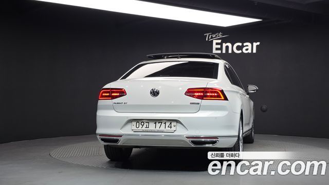 Volkswagen Passat 2018 — photo 4