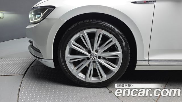 Volkswagen Passat 2018 — photo 5