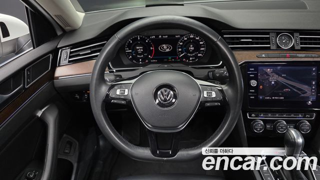 Volkswagen Passat 2018 — photo 13