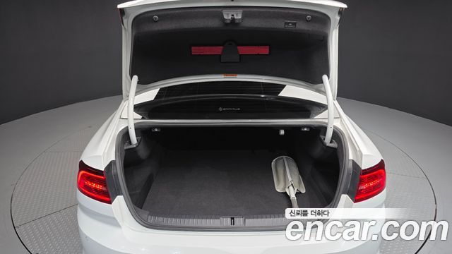 Volkswagen Passat 2018 — photo 20