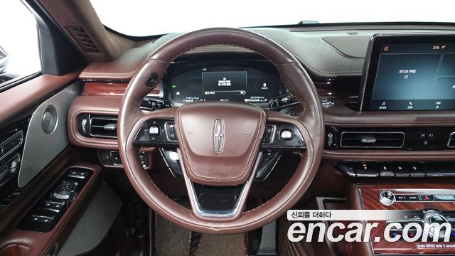 Lincoln Aviator 2022 — photo 13