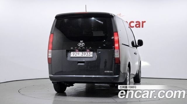 Hyundai Staria 2022 — photo 4