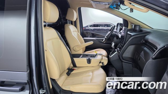 Hyundai Staria 2022 — photo 12