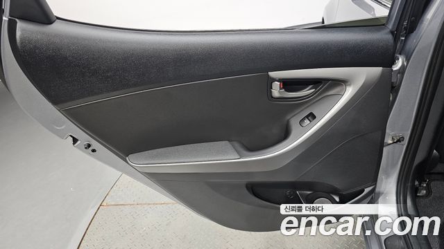 Hyundai AVANTE 2016 — photo 15