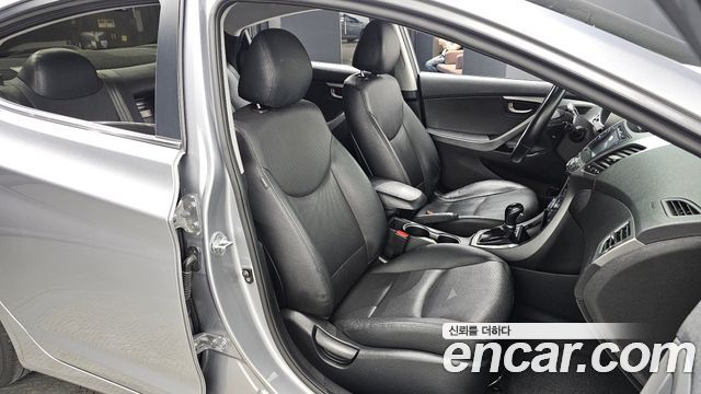 Hyundai AVANTE 2016 — photo 16