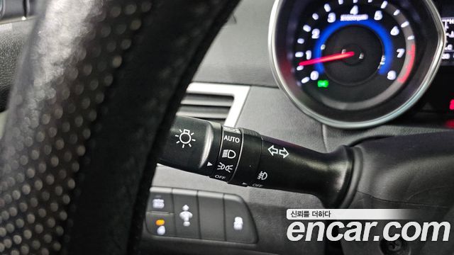 Hyundai AVANTE 2016 — photo 28