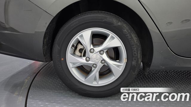 Hyundai AVANTE 2021 — photo 5
