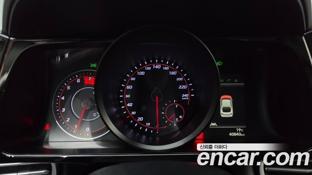 Hyundai AVANTE 2021 — photo 11