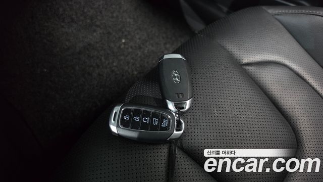 Hyundai AVANTE 2021 — photo 30