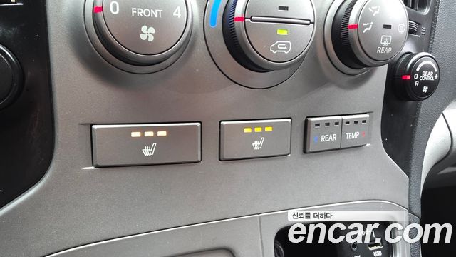Hyundai Starex 2014 — photo 17