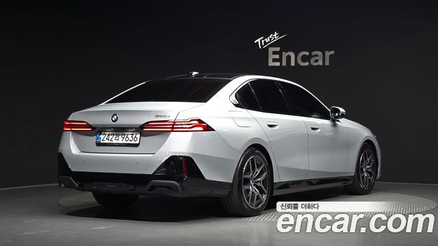 BMW 5-Series 2026 — photo 4