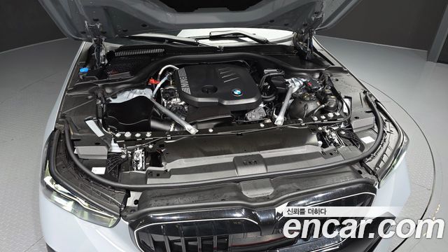 BMW 5-Series 2026 — photo 6