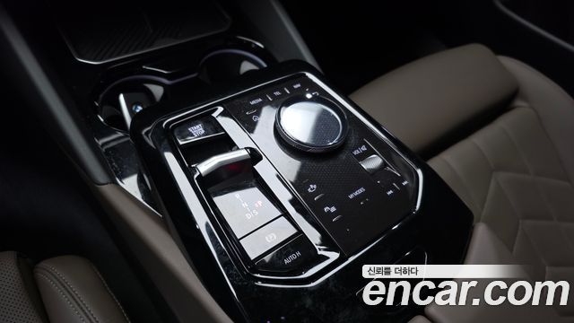 BMW 5-Series 2026 — photo 9