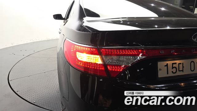 Hyundai Grandeur 2015 — photo 9