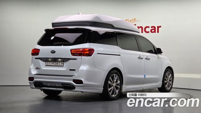 Kia Canival 2019 — photo 2