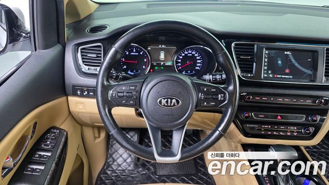 Kia Canival 2019 — photo 21