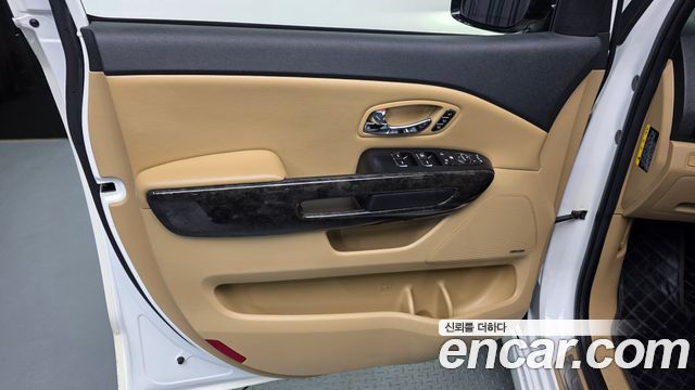 Kia Canival 2019 — photo 14