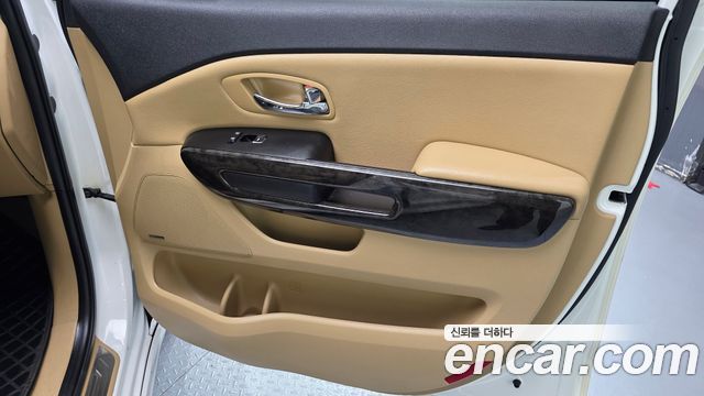 Kia Canival 2019 — photo 15