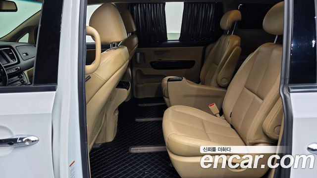 Kia Canival 2019 — photo 16