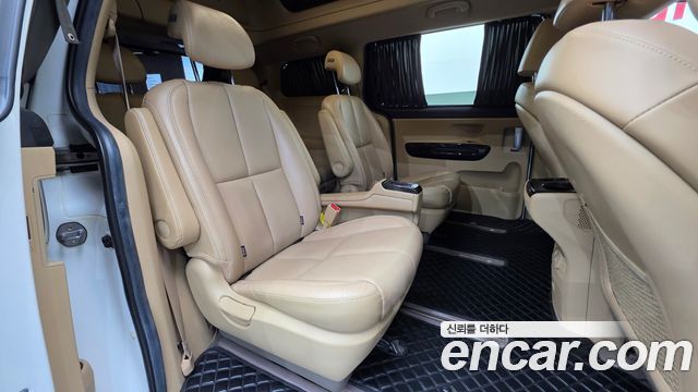Kia Canival 2019 — photo 30