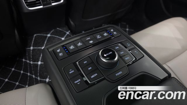 Genesis G80 2019 — photo 25