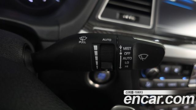 Genesis G80 2019 — photo 32