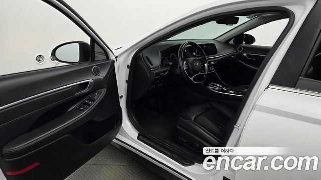 Hyundai Sonata 2022 — photo 13