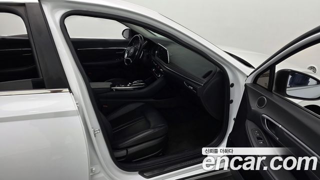 Hyundai Sonata 2022 — photo 17