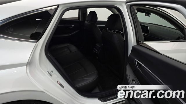 Hyundai Sonata 2022 — photo 18