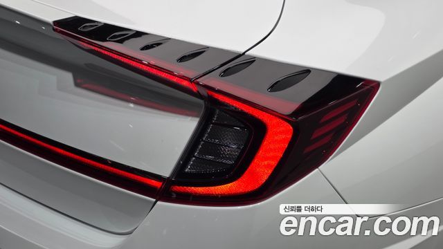 Hyundai Sonata 2022 — photo 9